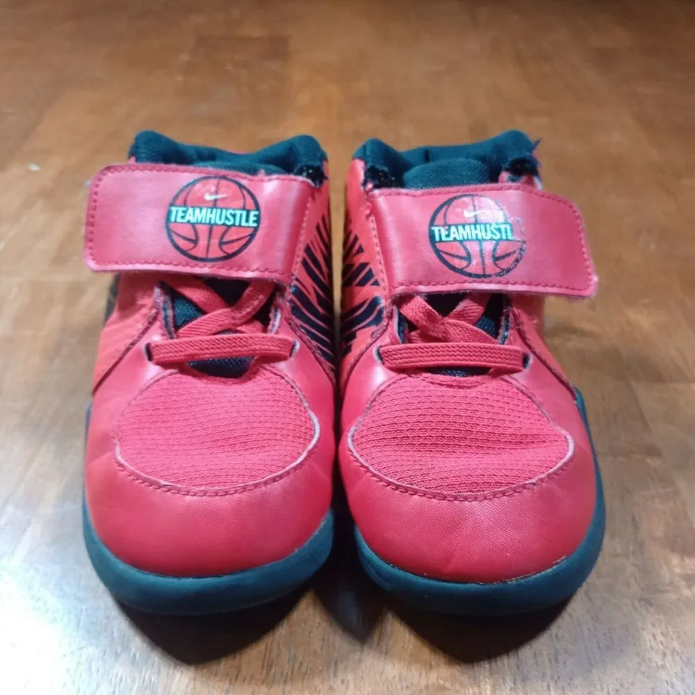 Nike Team Hustle Toddler 8C Tennis Shoes Sneakers Adjustable Strap Red Black Mid